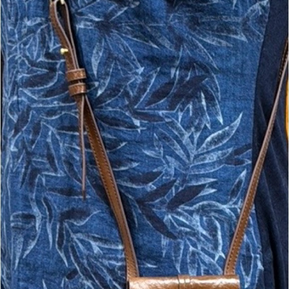 HOBO crossbody wallet/phone case. NWOT - Picture 5 of 7